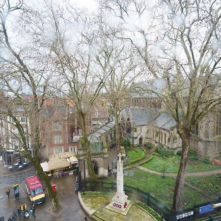 Top Floor Apartment High Street Kensington 런던 외부 사진