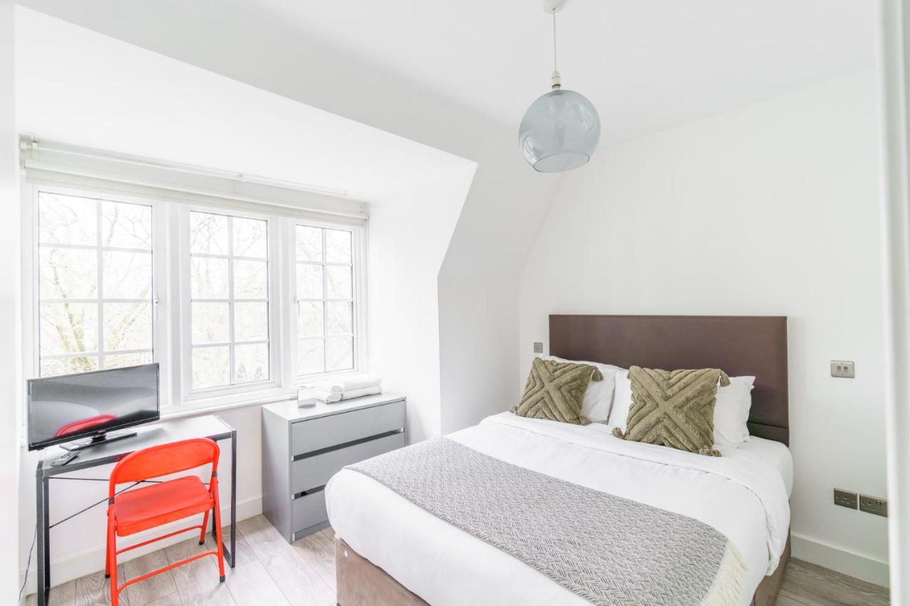 Top Floor Apartment High Street Kensington 런던 외부 사진