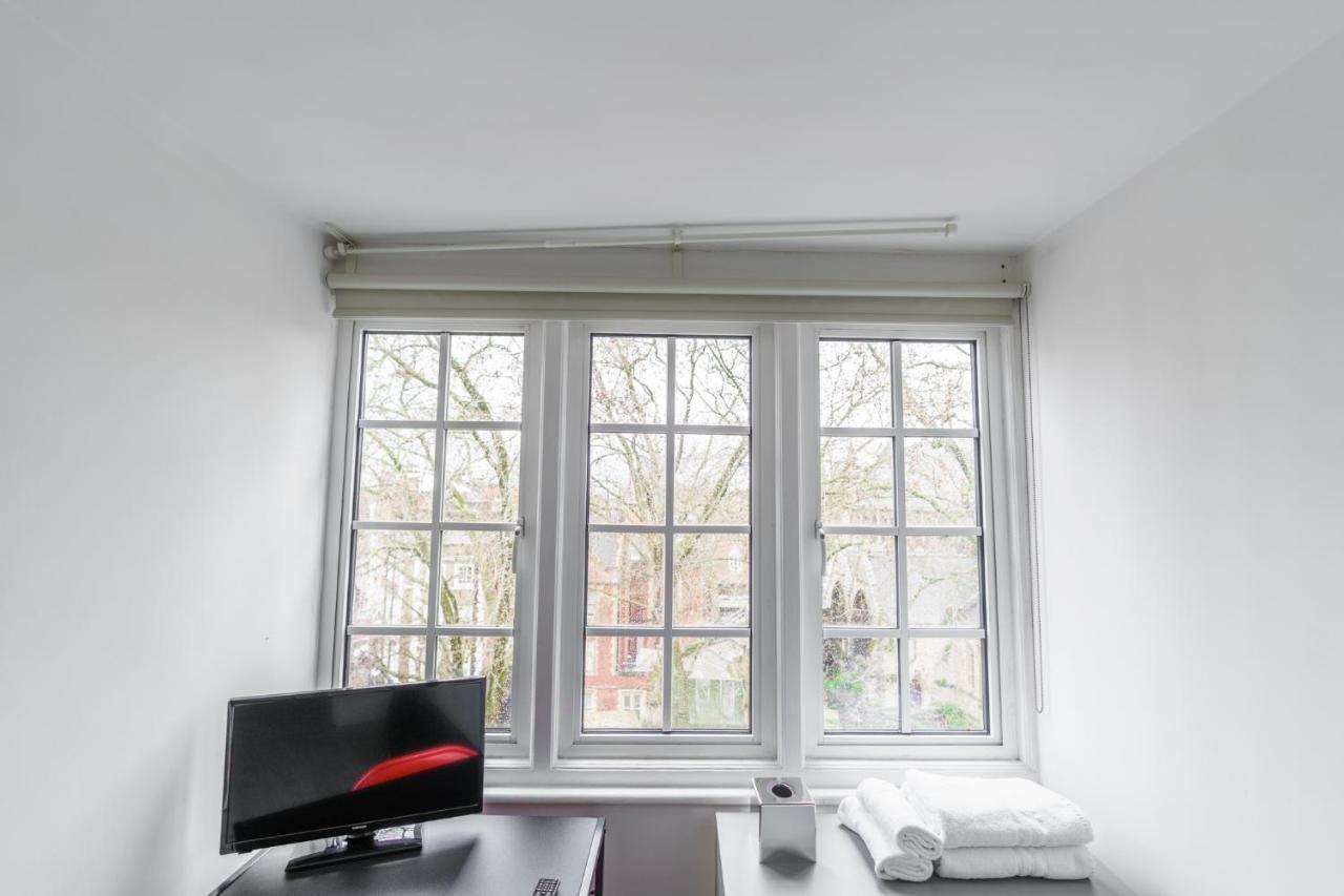 Top Floor Apartment High Street Kensington 런던 외부 사진