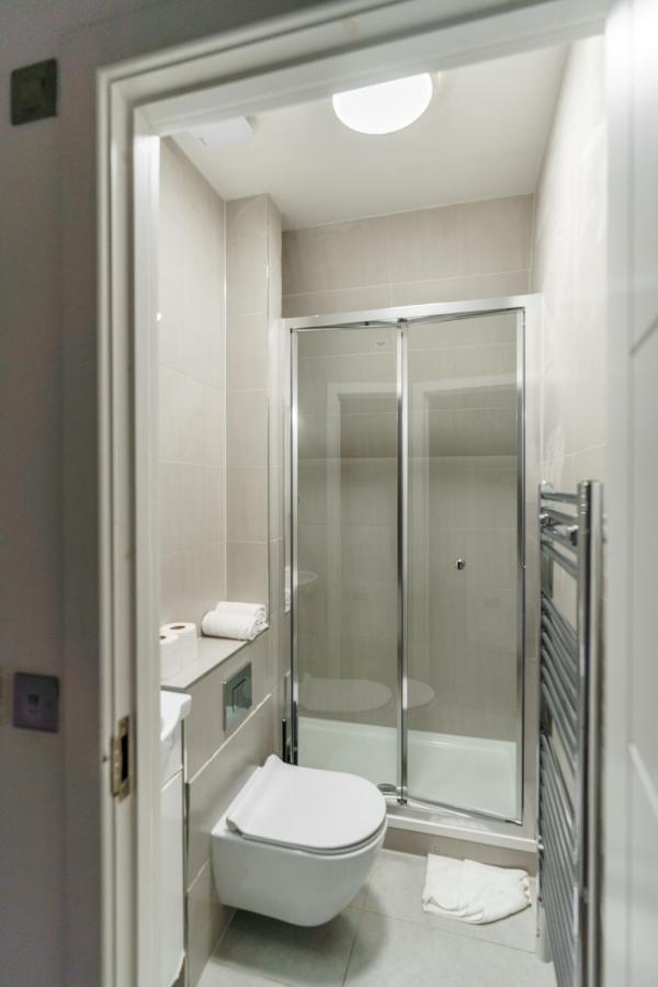 Top Floor Apartment High Street Kensington 런던 외부 사진